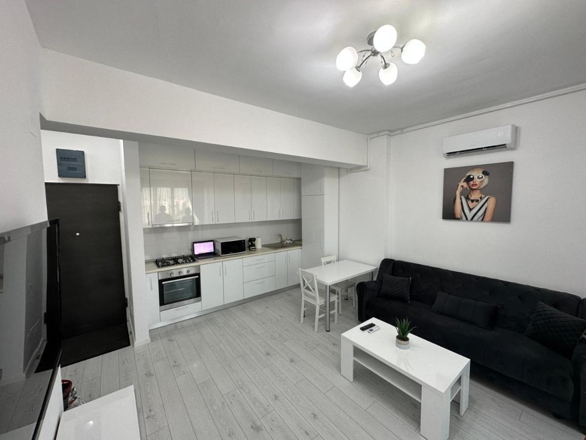 Giulia'S Home Bukares Bagian luar foto